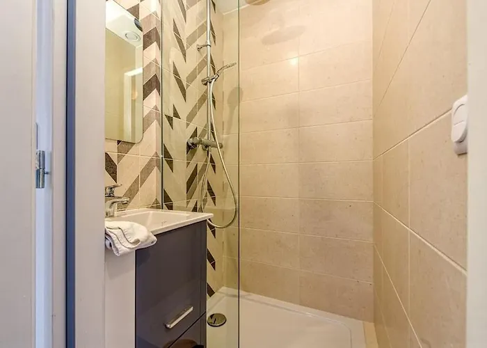 Apartment Standing, 4 Ch Dont 2 Sdb Prive, Clim, Fibre Grenoble