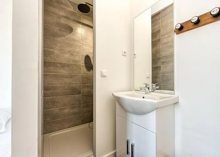 Standing, 4 Ch Dont 2 Sdb Prive, Clim, Fibre