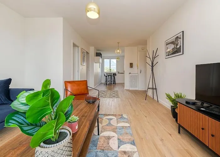 Apartment Standing, 4 Ch Dont 2 Sdb Prive, Clim, Fibre *