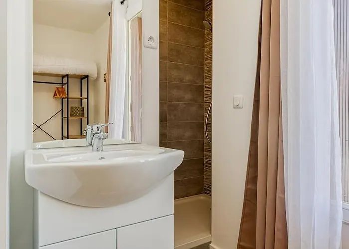 Standing, 4 Ch Dont 2 Sdb Prive, Clim, Fibre *