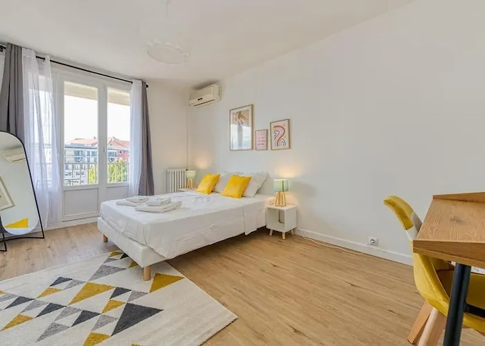 Standing, 4 Ch Dont 2 Sdb Prive, Clim, Fibre