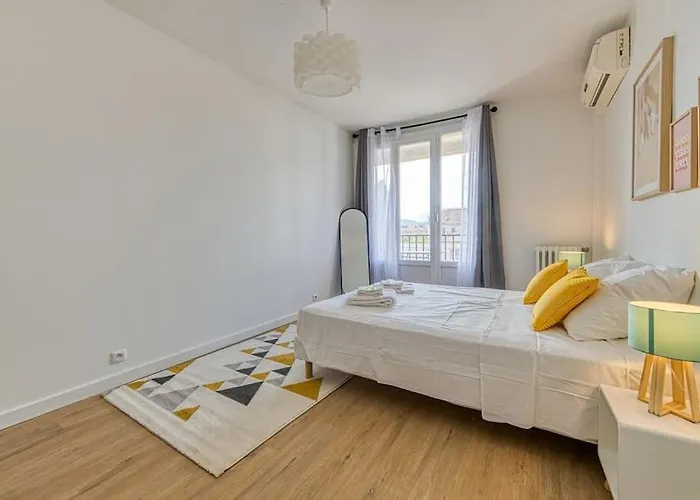 Standing, 4 Ch Dont 2 Sdb Prive, Clim, Fibre