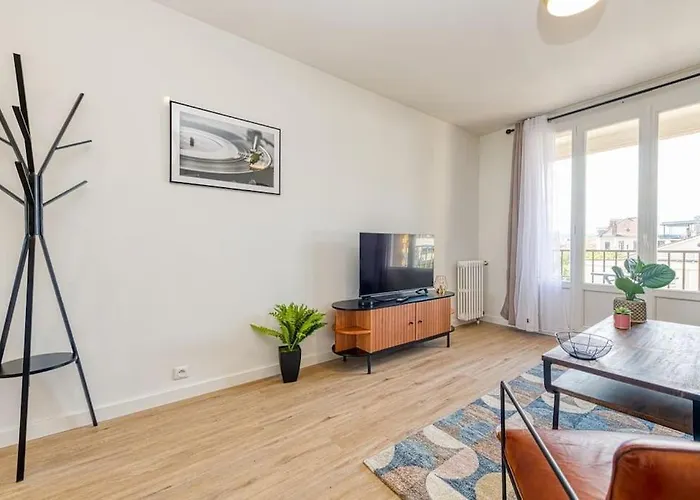 Lägenhet Standing, 4 Ch Dont 2 Sdb Prive, Clim, Fibre Grenoble