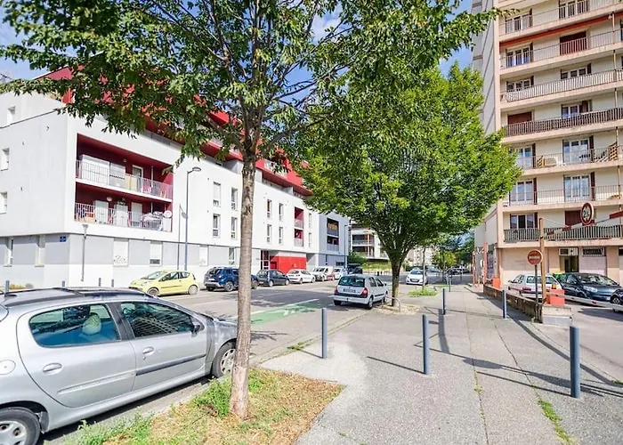 Lägenhet Standing, 4 Ch Dont 2 Sdb Prive, Clim, Fibre