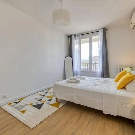 Standing, 4 Ch Dont 2 Sdb Prive, Clim, Fibre