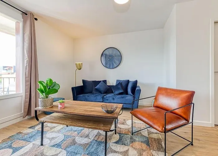 Standing, 4 Ch Dont 2 Sdb Prive, Clim, Fibre *